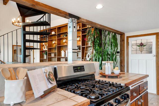 12303 Margie Ln, Glen Ellen, CA 95442