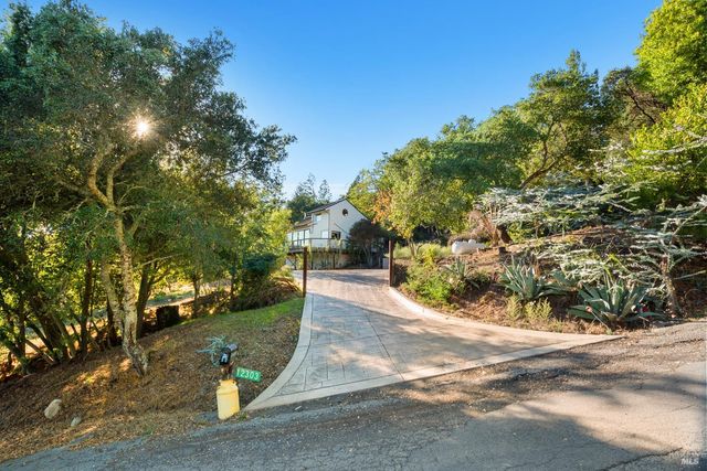 12303 Margie Ln, Glen Ellen, CA 95442