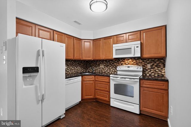 106 WILLOW TURN, Mount Laurel, NJ 08054