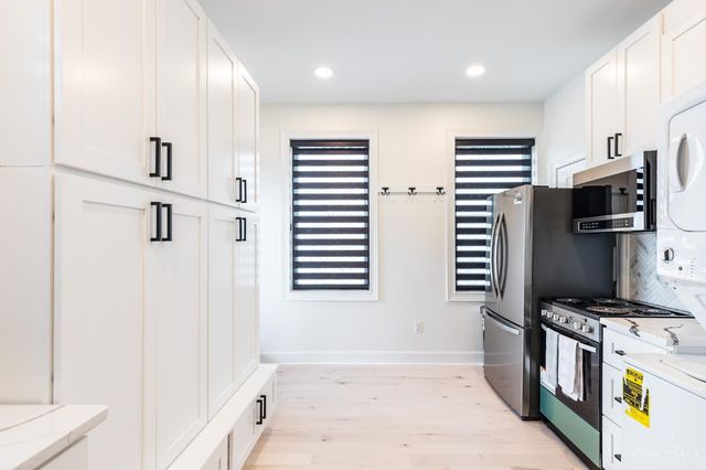 918 York Street, Cincinnati, OH 45214