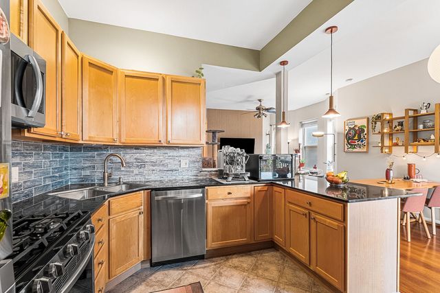 5030 N Kenmore Avenue 2S, Chicago, IL 60640