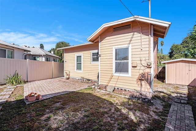 2024 OAKDALE WAY, Clearwater, FL 33755