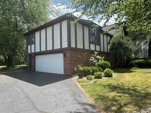 1431 Prestwick Drive, Schererville, IN 46375