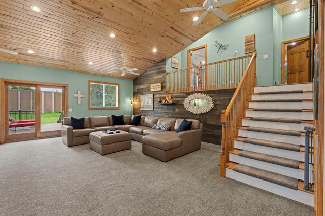 456 Vadnais Road, Vadnais Heights, MN 55127