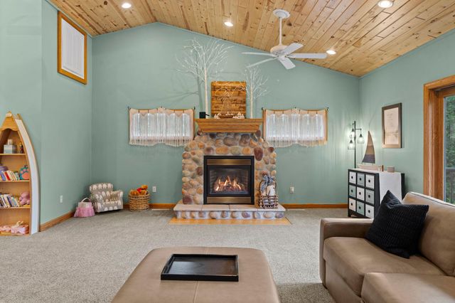 456 Vadnais Road, Vadnais Heights, MN 55127