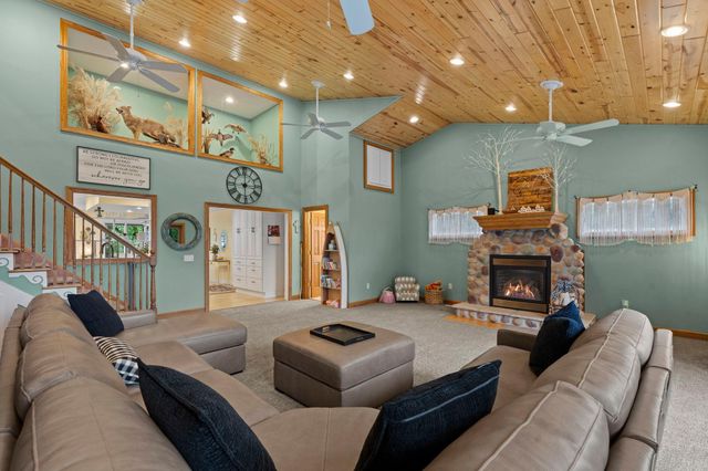 456 Vadnais Road, Vadnais Heights, MN 55127