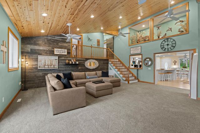 456 Vadnais Road, Vadnais Heights, MN 55127