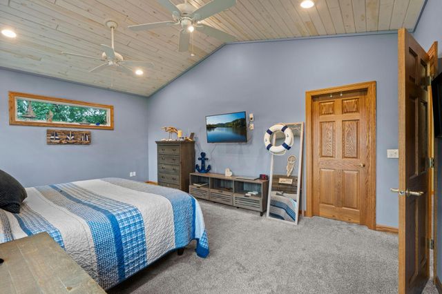456 Vadnais Road, Vadnais Heights, MN 55127