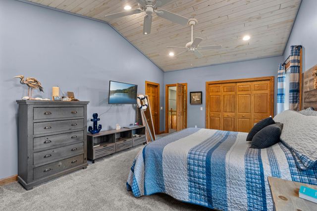 456 Vadnais Road, Vadnais Heights, MN 55127