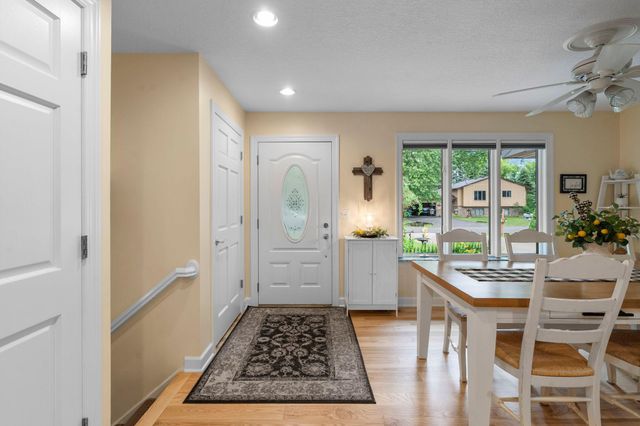 456 Vadnais Road, Vadnais Heights, MN 55127
