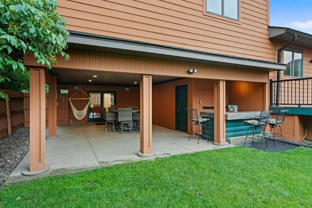 456 Vadnais Road, Vadnais Heights, MN 55127