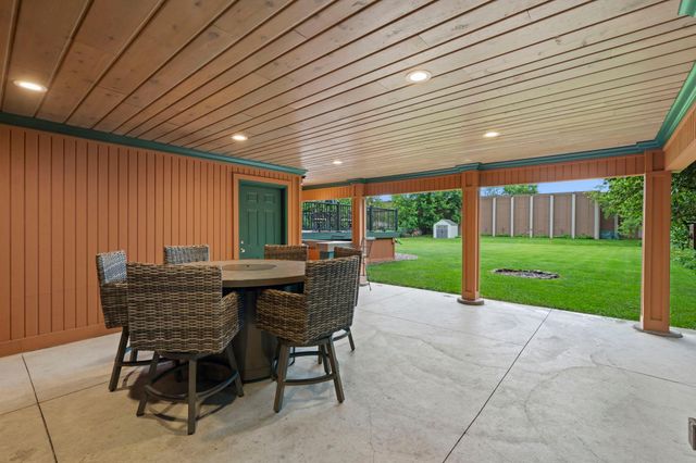 456 Vadnais Road, Vadnais Heights, MN 55127