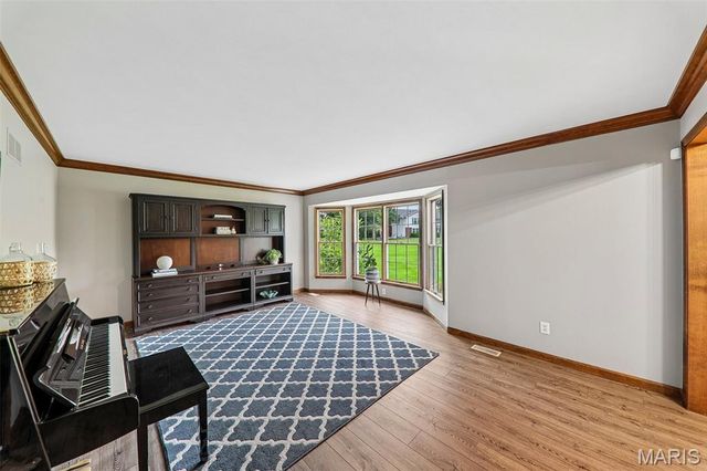 240 Whiting Lane, Chesterfield, MO 63005