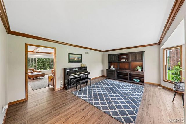 240 Whiting Lane, Chesterfield, MO 63005