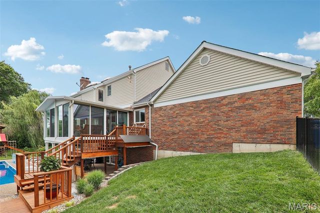 240 Whiting Lane, Chesterfield, MO 63005