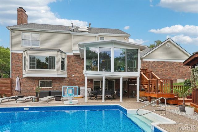 240 Whiting Lane, Chesterfield, MO 63005