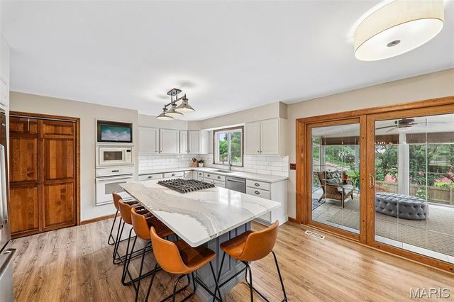 240 Whiting Lane, Chesterfield, MO 63005