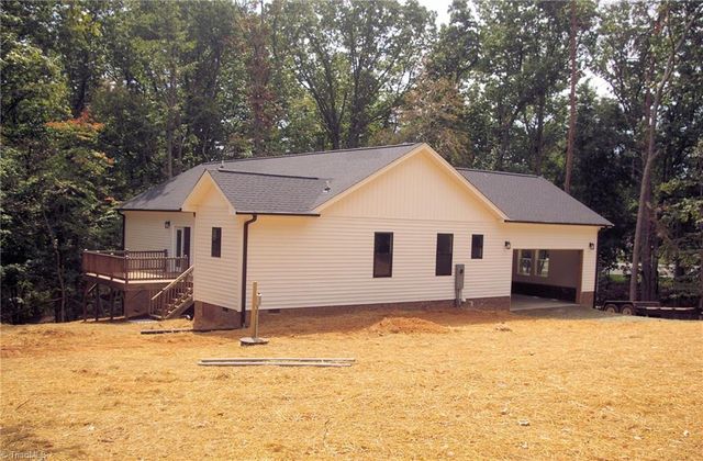 104 Oakwood Trail Road, King, NC 27021