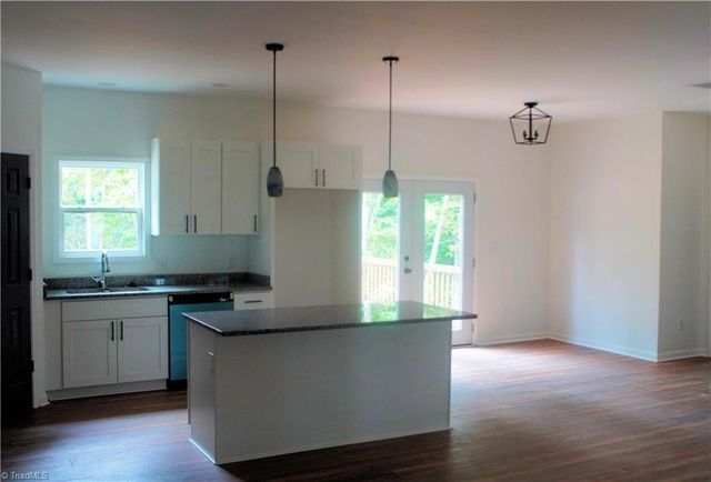 104 Oakwood Trail Road, King, NC 27021