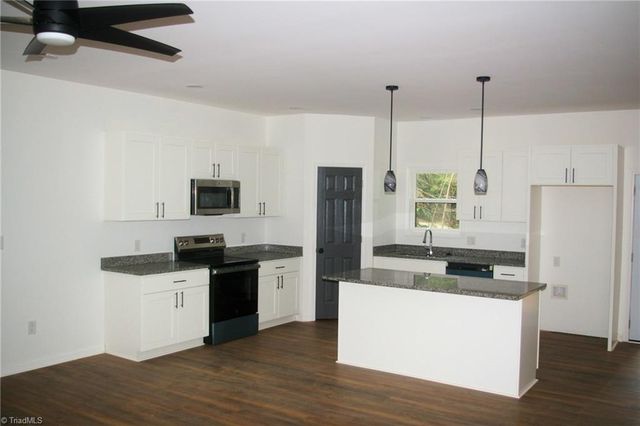 104 Oakwood Trail Road, King, NC 27021
