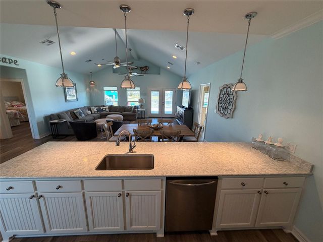 926 Surfside Drive, Crystal Beach, TX 77650