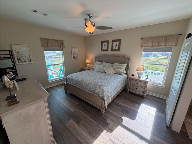 926 Surfside Drive, Crystal Beach, TX 77650