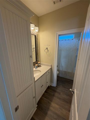 926 Surfside Drive, Crystal Beach, TX 77650