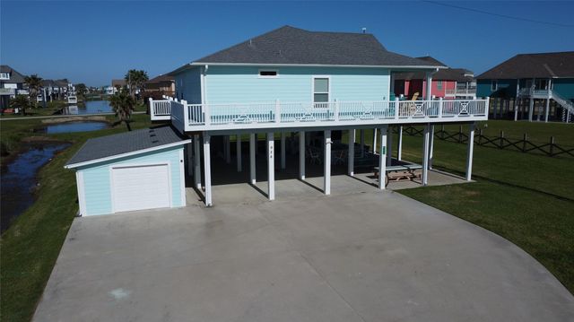 926 Surfside Drive, Crystal Beach, TX 77650