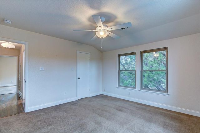 19300 Crosswind CIR, Spicewood, TX 78669