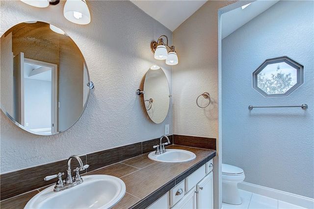 19300 Crosswind CIR, Spicewood, TX 78669