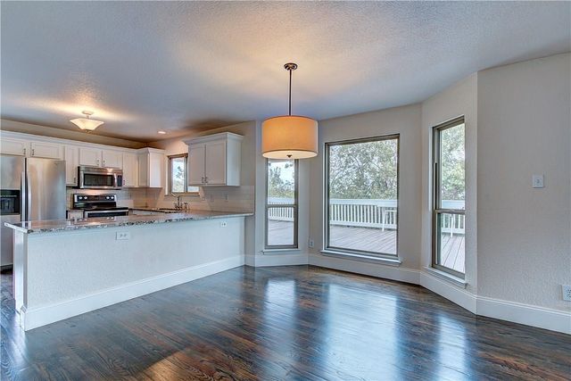 19300 Crosswind CIR, Spicewood, TX 78669