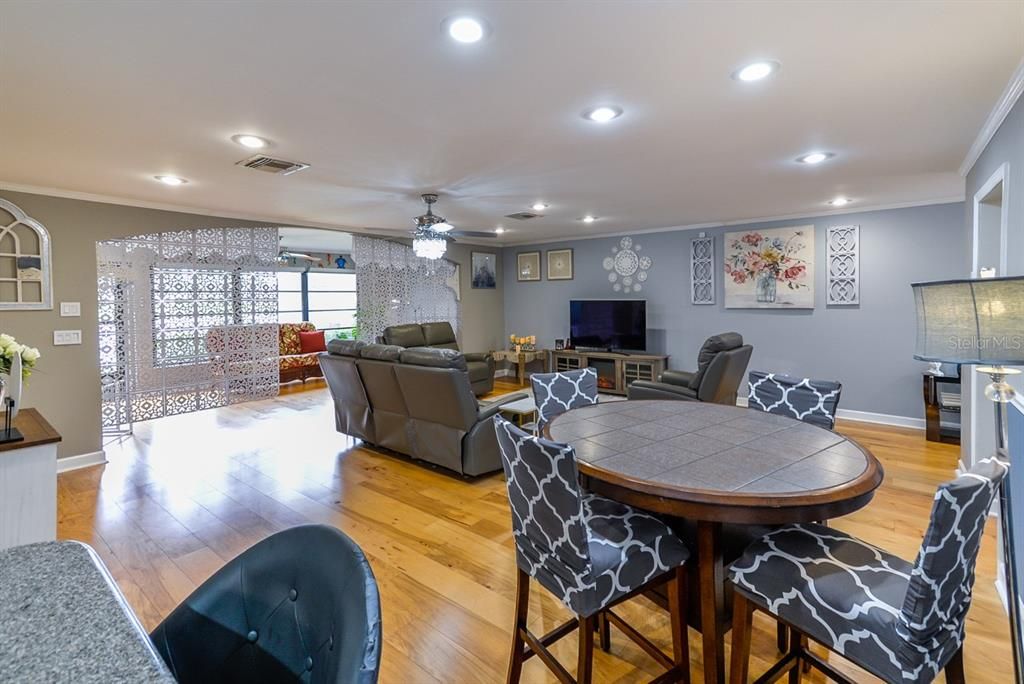 Image 10 of property listing at 2410 LANCASTER DRIVE NA, Sun City Center, FL 33573