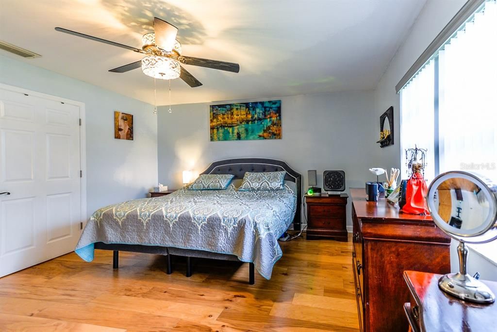 Image 17 of property listing at 2410 LANCASTER DRIVE NA, Sun City Center, FL 33573