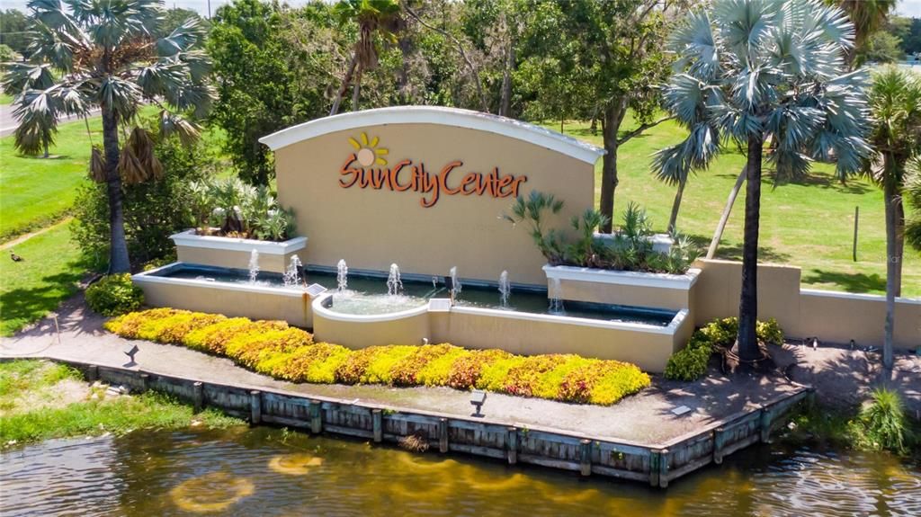 Image 25 of property listing at 2410 LANCASTER DRIVE NA, Sun City Center, FL 33573