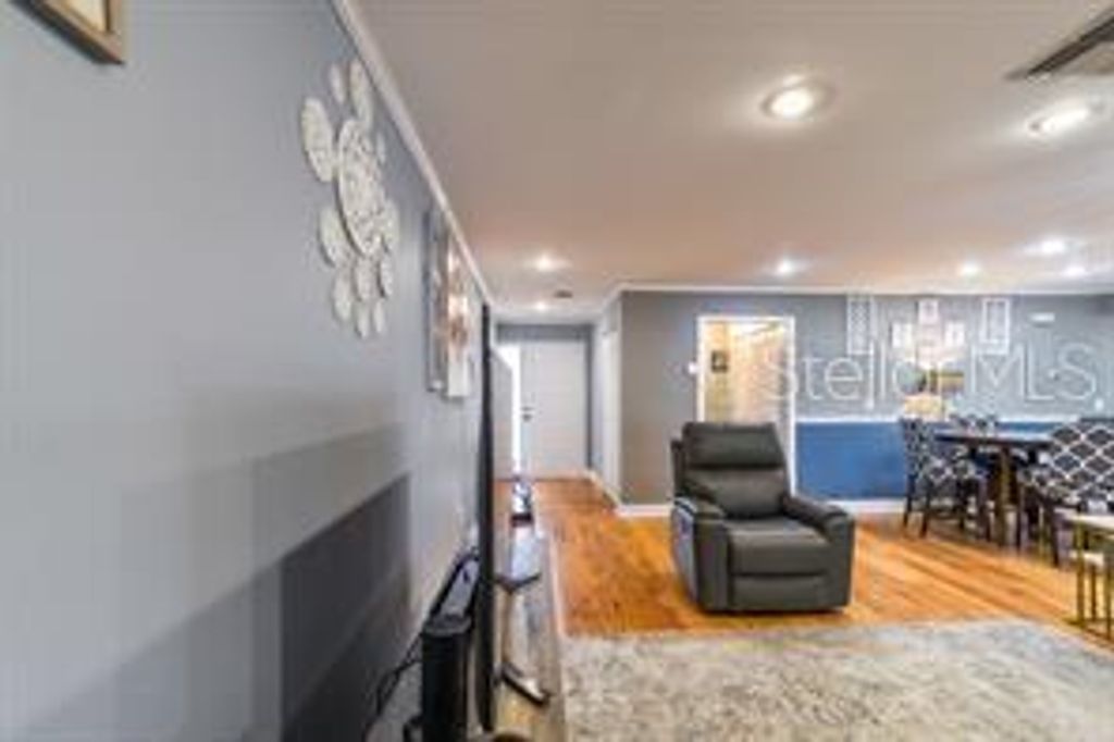 Image 5 of property listing at 2410 LANCASTER DRIVE NA, Sun City Center, FL 33573