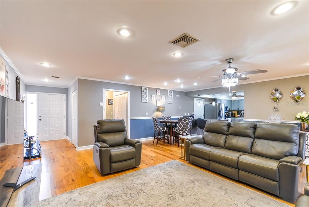 Image 7 of property listing at 2410 LANCASTER DRIVE NA, Sun City Center, FL 33573