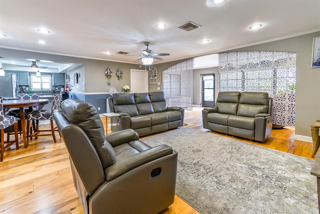 Image 9 of property listing at 2410 LANCASTER DRIVE NA, Sun City Center, FL 33573