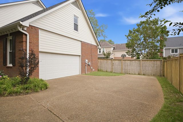 519 Hampton Height Ln, Franklin, TN 37064