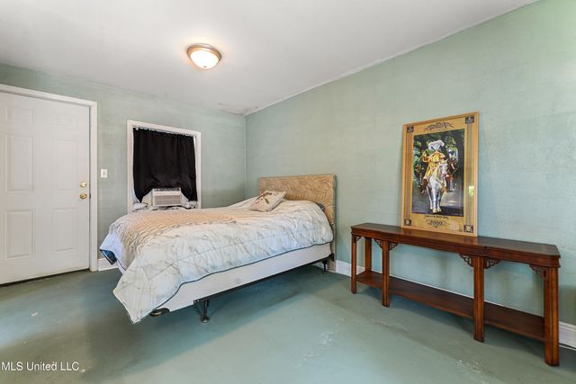 211 Demontluzin Avenue, Bay Saint Louis, MS 39520