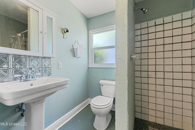 211 Demontluzin Avenue, Bay Saint Louis, MS 39520
