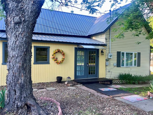 1421 Hendrix Street, Altus, AR 72821
