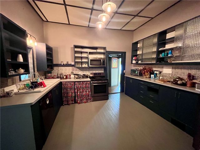 1421 Hendrix Street, Altus, AR 72821