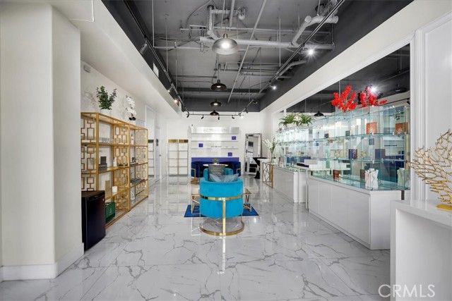 300 E 4th Street, Long Beach, CA 90802