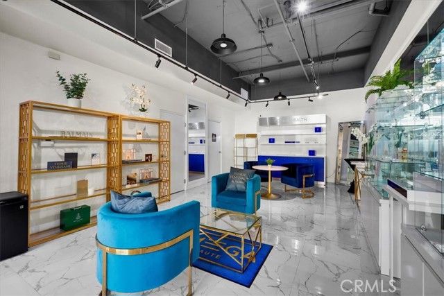 300 E 4th Street, Long Beach, CA 90802