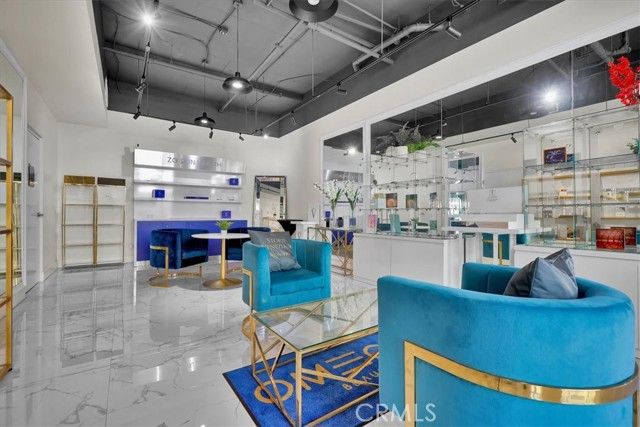 300 E 4th Street, Long Beach, CA 90802