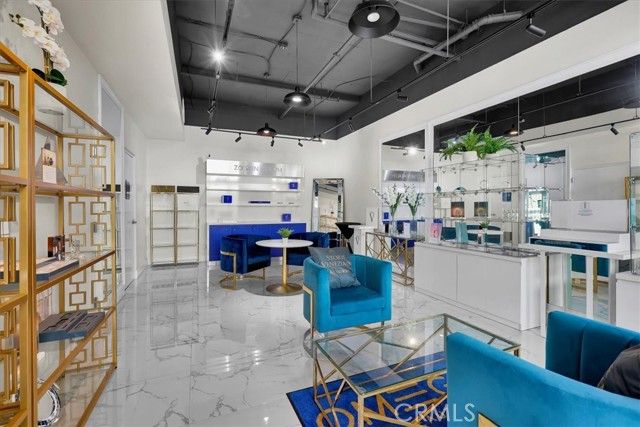 300 E 4th Street, Long Beach, CA 90802