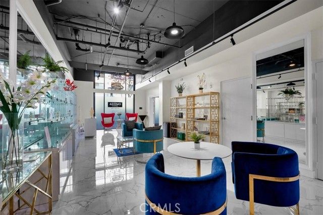 300 E 4th Street, Long Beach, CA 90802