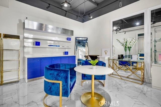 300 E 4th Street, Long Beach, CA 90802