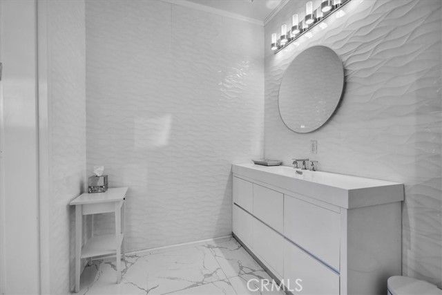 300 E 4th Street, Long Beach, CA 90802