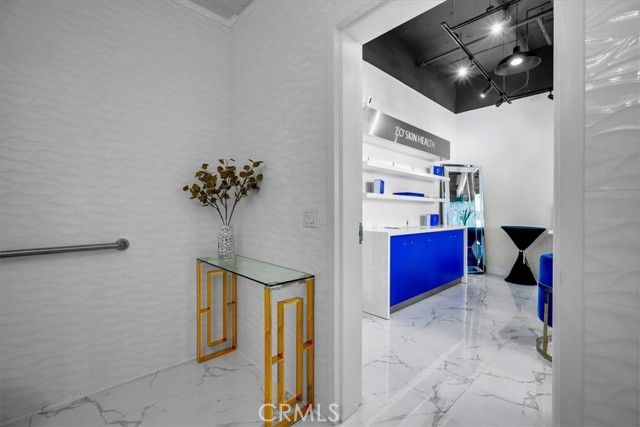 300 E 4th Street, Long Beach, CA 90802